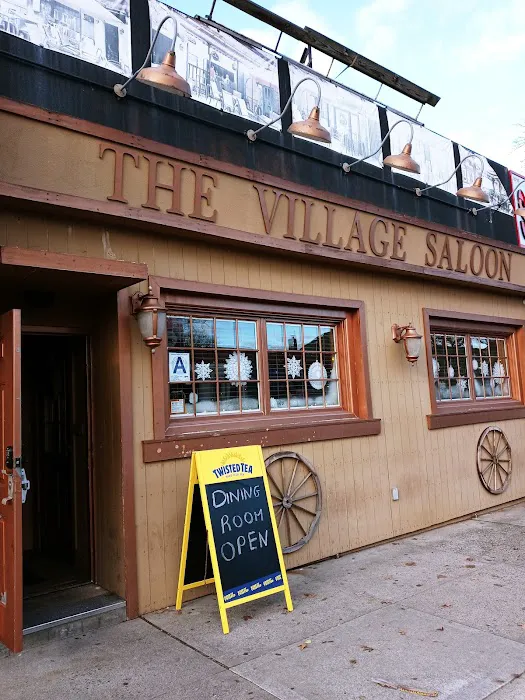The Village Saloon Picture 6