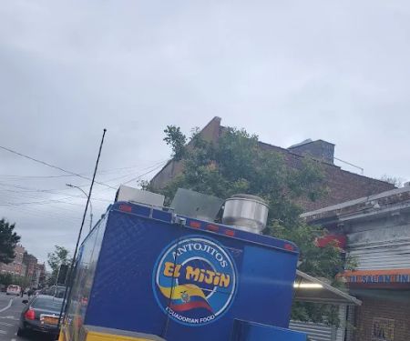 Salchipapas y Ceviche de Chochos El Mijin