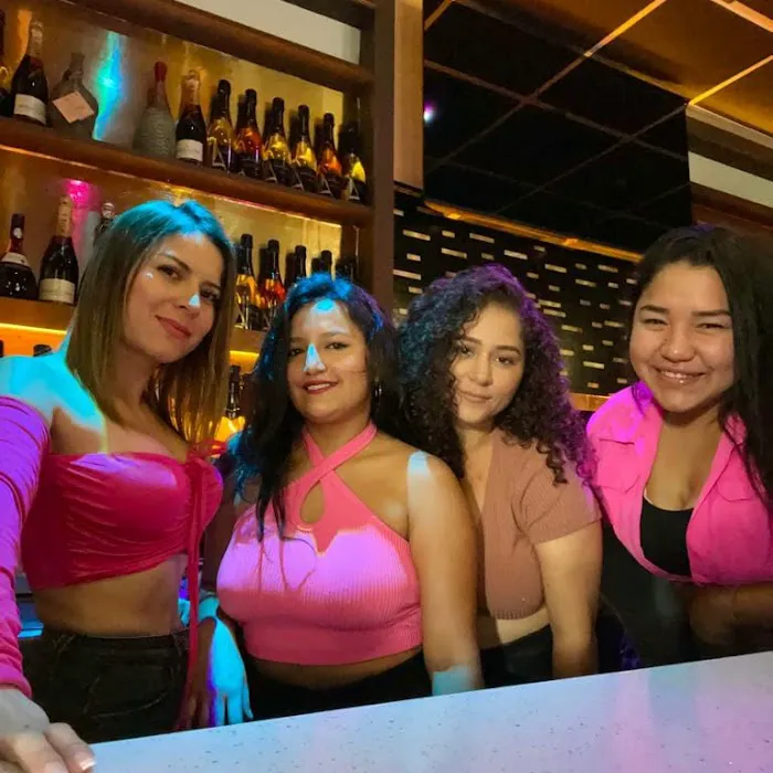 Sofia's bar 104 Picture 3
