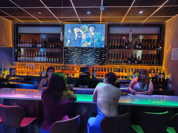 Sofia's bar 104 Picture 4