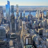 Ecuatorianos por el mundo ico