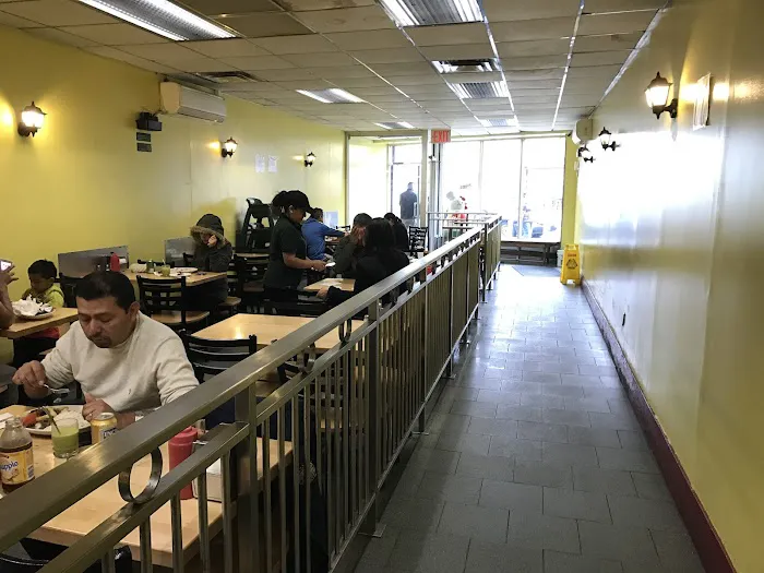 El Pollo Peruano Picture 2