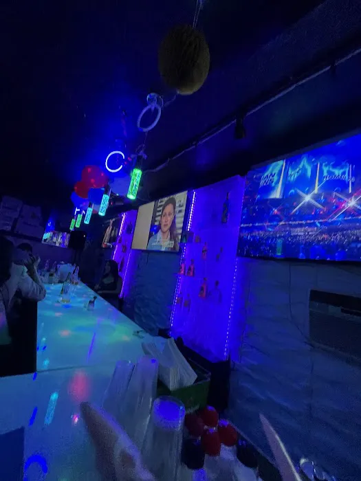 EL ATICO SPORT BAR Picture 1