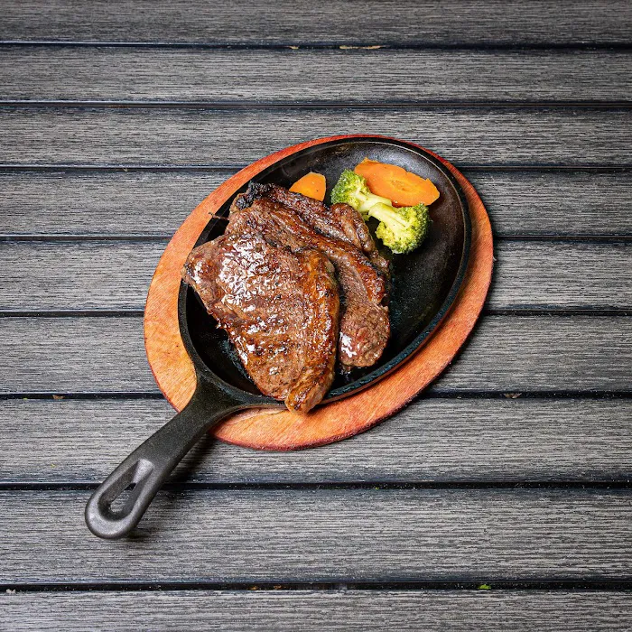 Estrella Latina Bar & Grill | Dominican Restaurant Picture 2