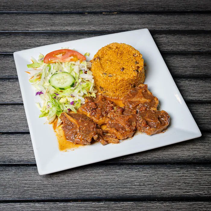 Estrella Latina Bar & Grill | Dominican Restaurant Picture 3