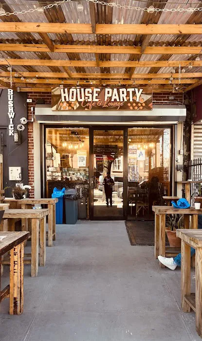 House Party Cafe & Lounge Picture 1