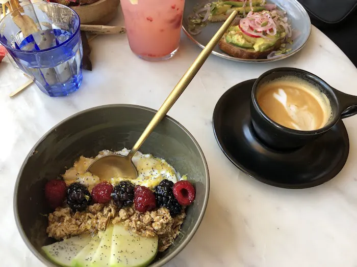 Early Yves Cafe Picture 2