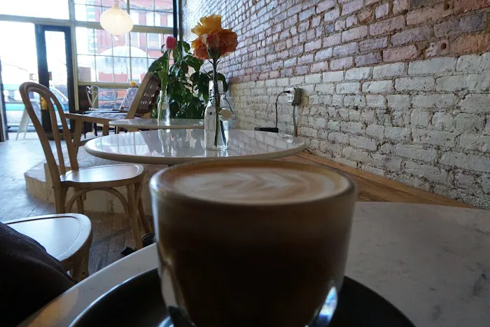 Early Yves Cafe Picture 9