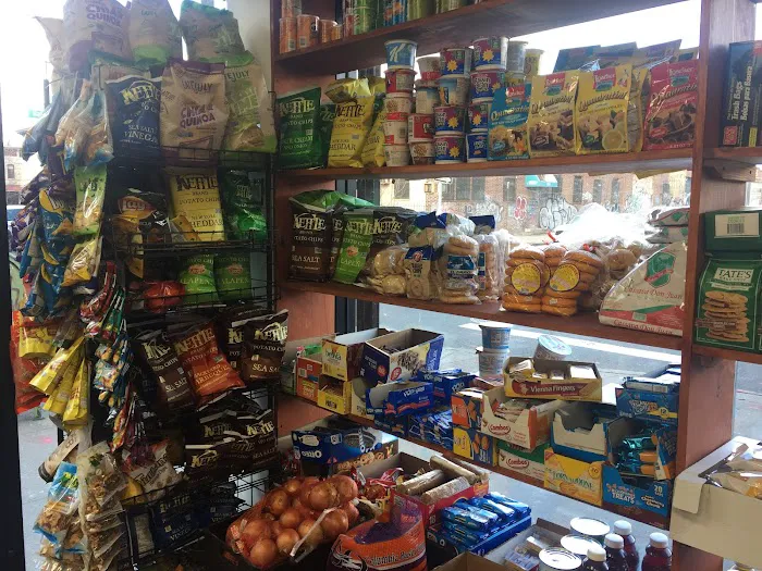 Los Limones Deli Picture 9