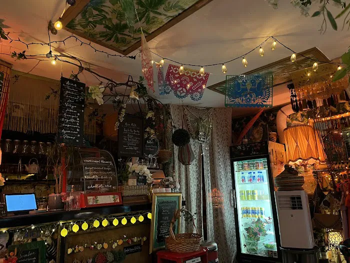 Secret Garden Oasis Juice Bar & Tea House Picture 7