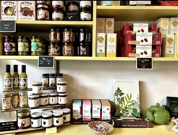 Maxwell Gift & Grocery Picture 8