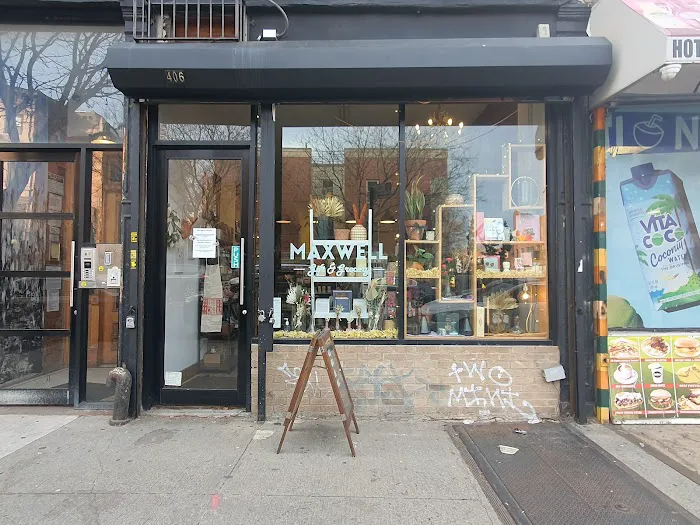 Maxwell Gift & Grocery Picture 3