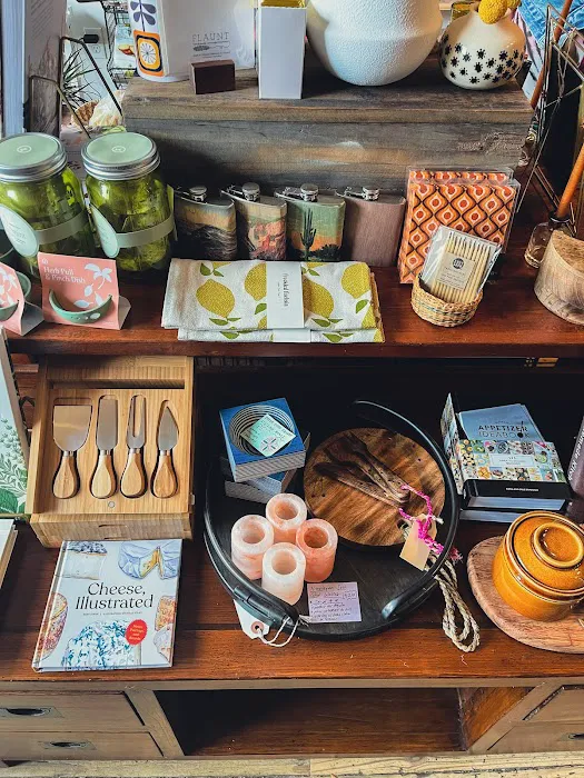 Maxwell Gift & Grocery Picture 1