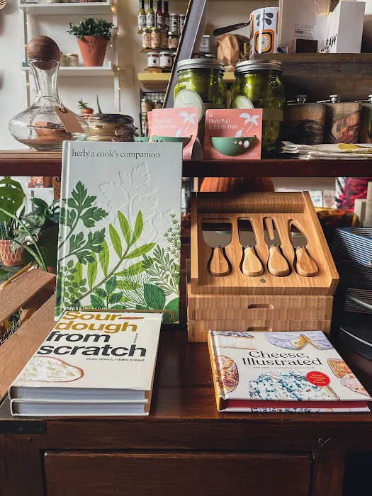Maxwell Gift & Grocery Picture 5