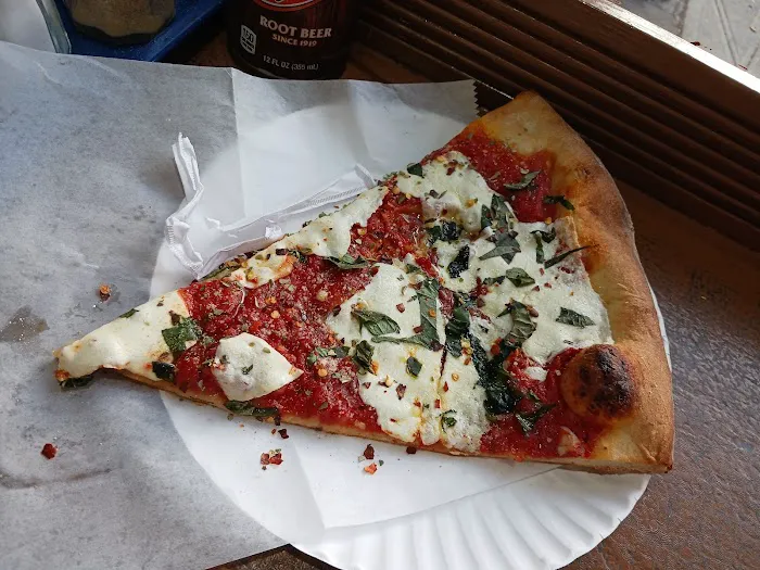 La-Bella Pizza Picture 2