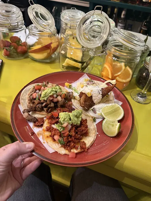 Otra Casita Mexicana Picture 3