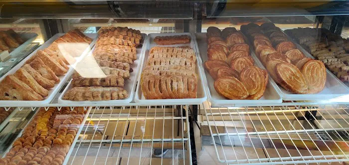 Rosas Bakery & Restaurant Picture 7