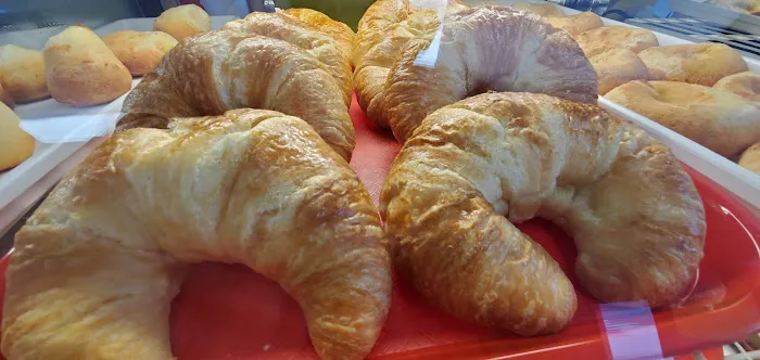 Rosas Bakery & Restaurant Picture 3