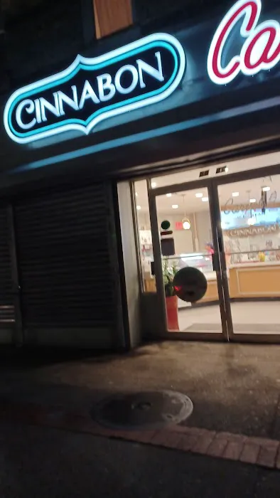 Cinnabon Picture 4