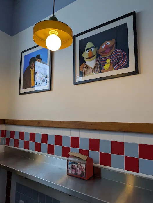 Best Buds Burgers Picture 9