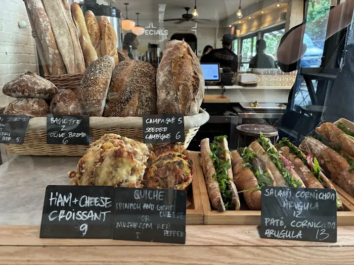 La Bicyclette Bakery Picture 4