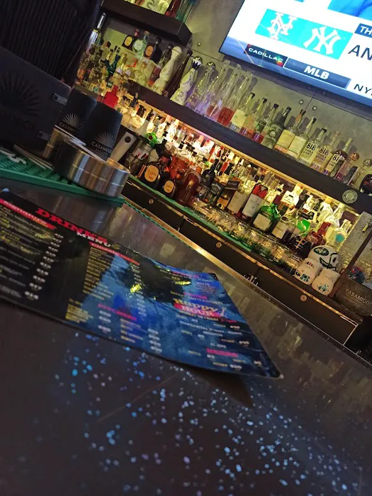 El Jefe Sports Cantina Picture 3