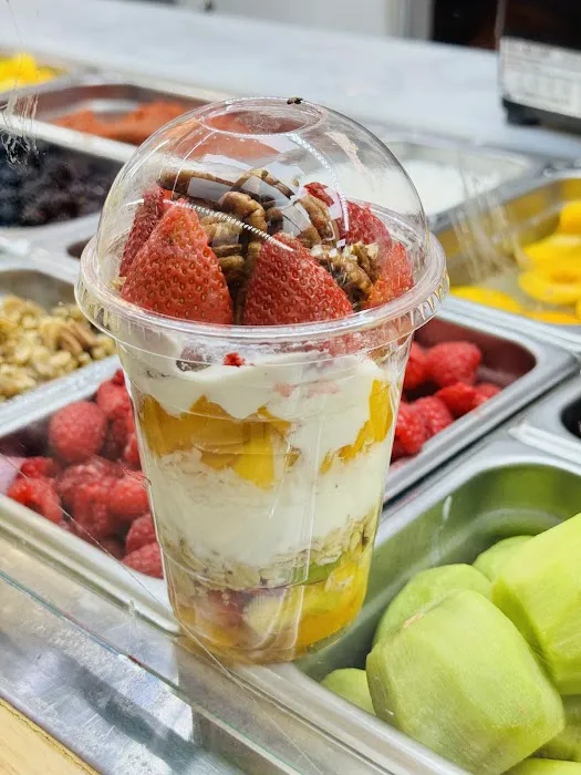DisFruta Juice Bar Dyckman Picture 5