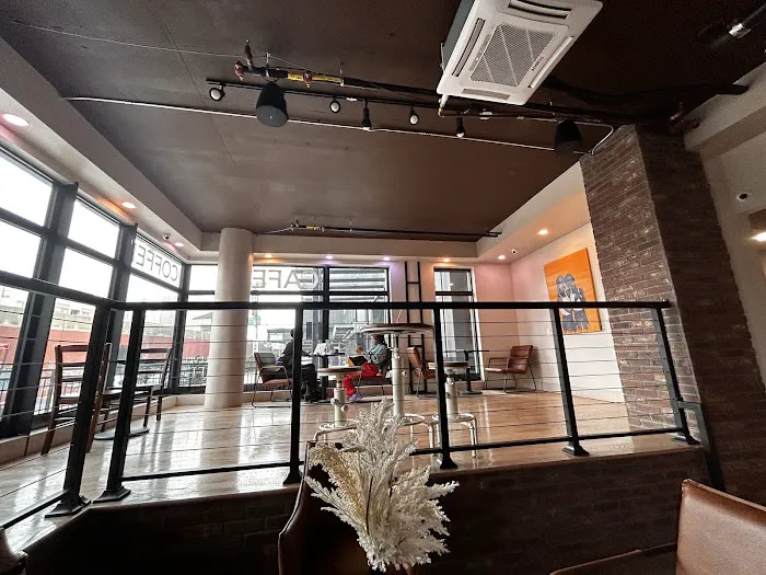 First Level Cafe Picture 8