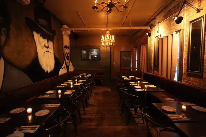 Charlies Bar & Kitchen Picture 7