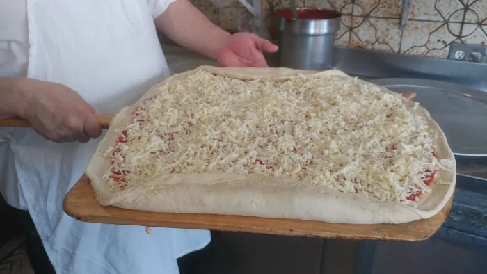 Golden Pizza Picture 2