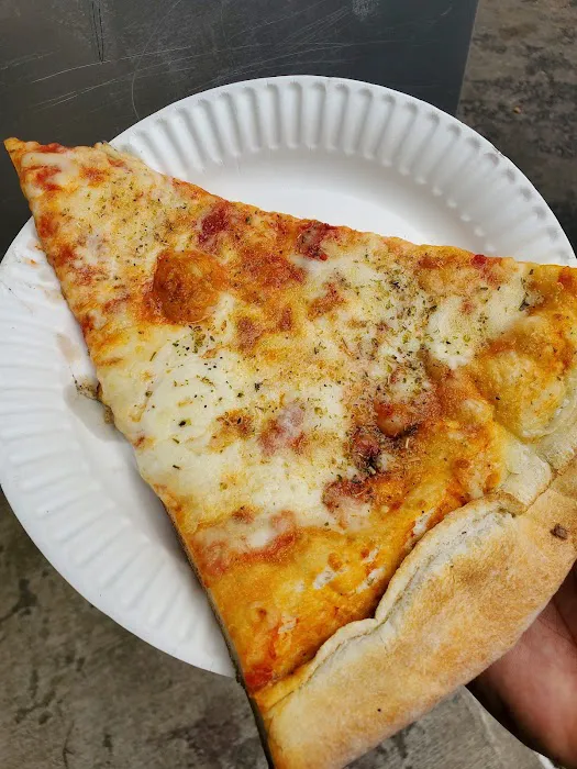 Golden Pizza Picture 3