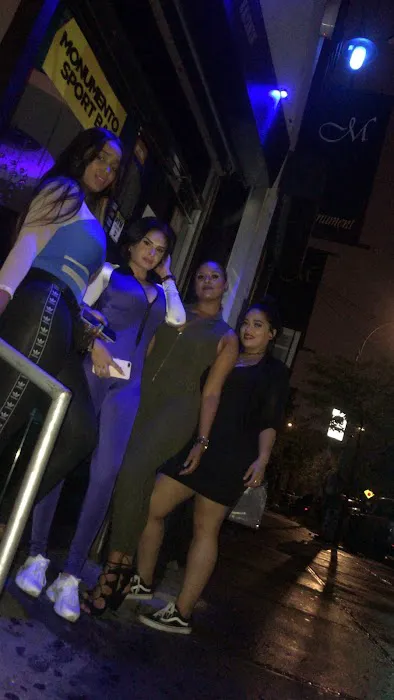Sports Bar Monument Picture 2