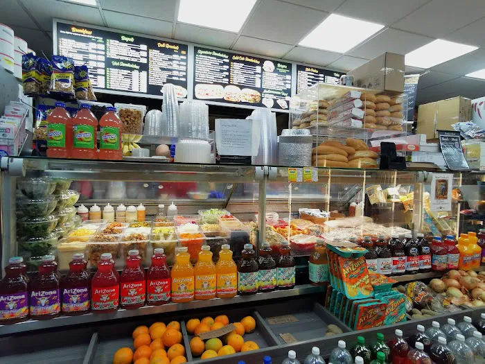 Lucky 3 Convenience & Deli Picture 4