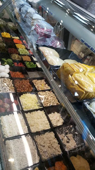 Shopland Deli & Grill Picture 7