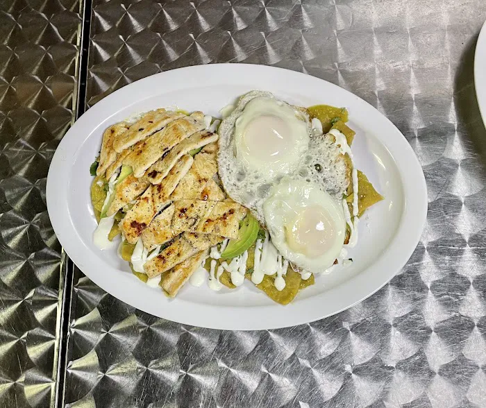 DJ & C Reyna Restaurant Picture 4