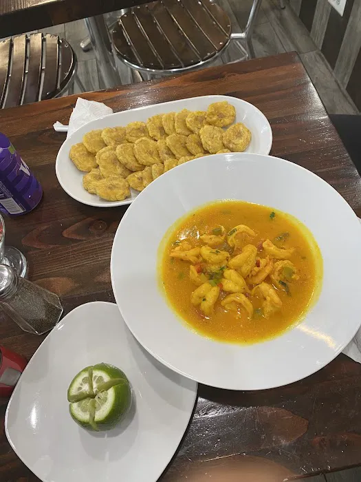 DJ & C Reyna Restaurant Picture 3