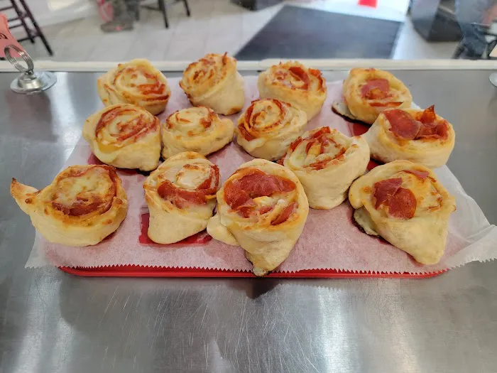 Domy's Pizza Cafe Picture 2