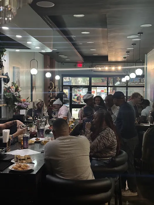 Z'z Wine and Beer Bar Picture 1