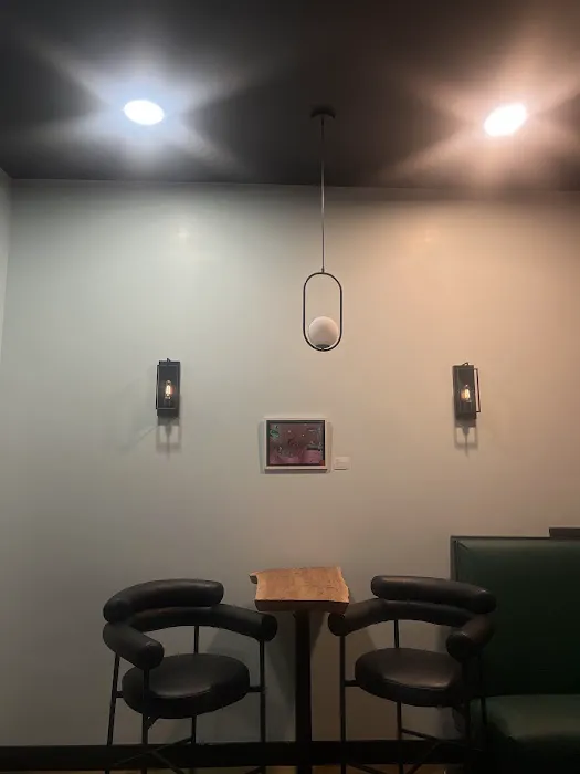 Z'z Wine and Beer Bar Picture 7