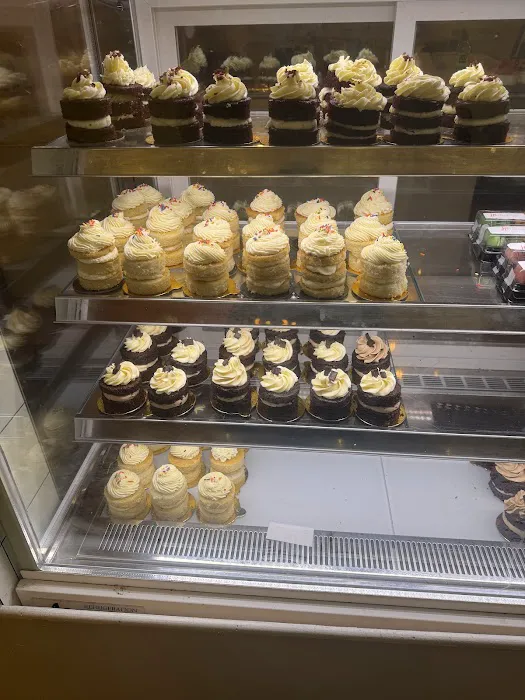 Je T’aime Patisserie Picture 6