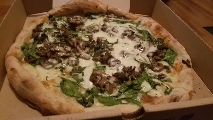 Daddy Greens Pizza Picture 9