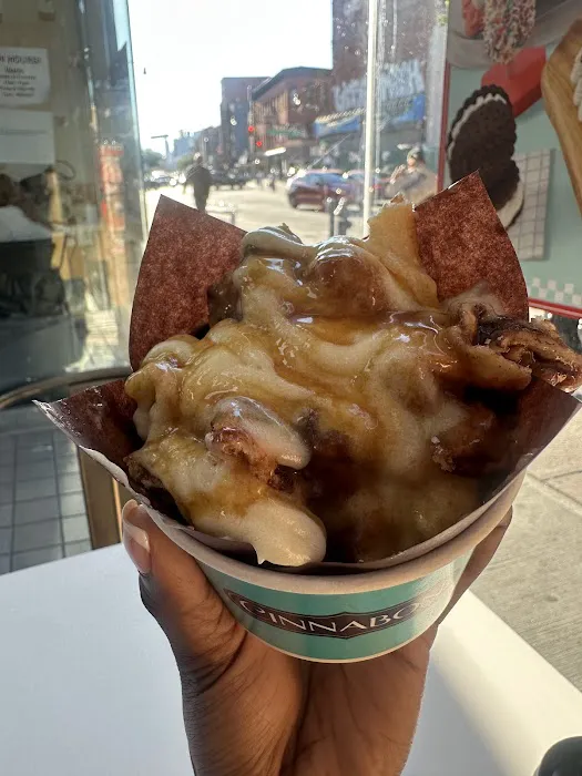 Cinnabon Picture 6