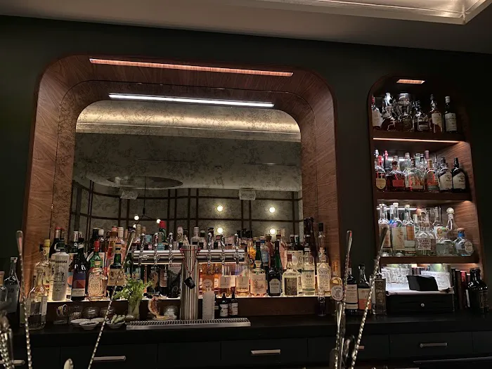 Bar Francis Picture 9