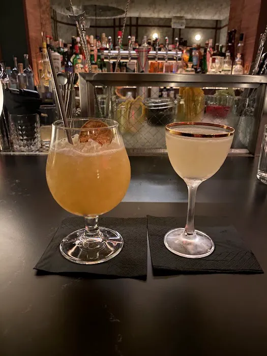 Bar Francis Picture 10