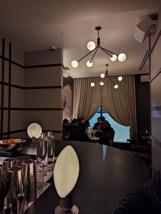 Bar Francis Picture 5