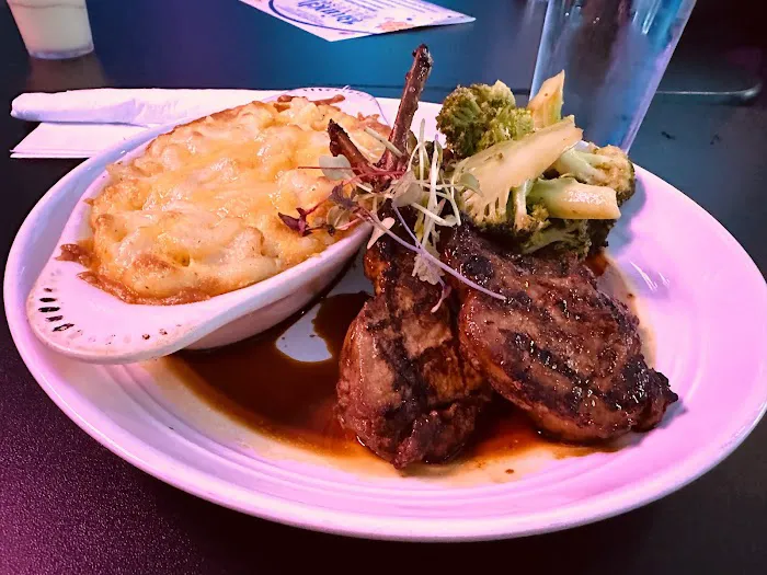 Vessel Bar & Grill Picture 7