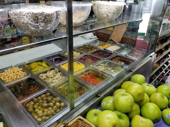 Finest Deli & Smoke Shop Picture 4
