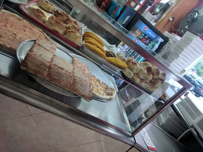 Lefrak Pizza Picture 6