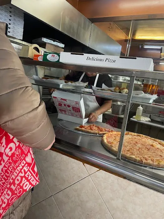 Lefrak Pizza Picture 3