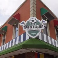 Tiro de Esquina Restaurant & Sport Bar ico